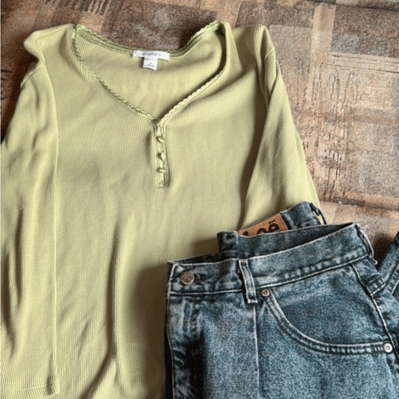 Stunning Green Top - Picture 2 of 2